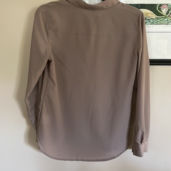 Old Navy, sheer blouse in XS. Like new! - Picture 3 of 5